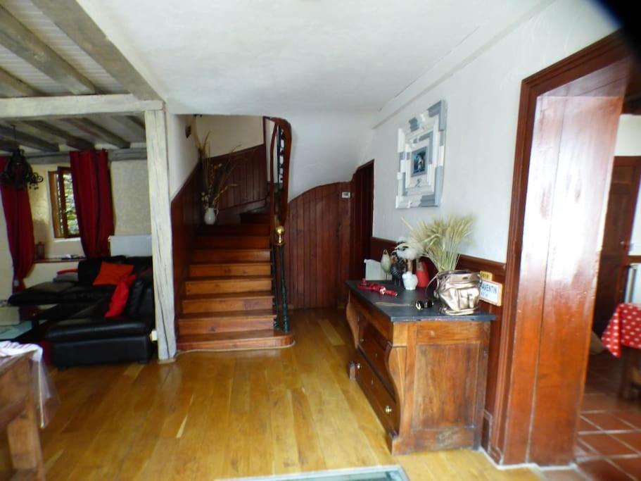 Maison Familiale Pour 8 Saint-Aventin Exterior photo