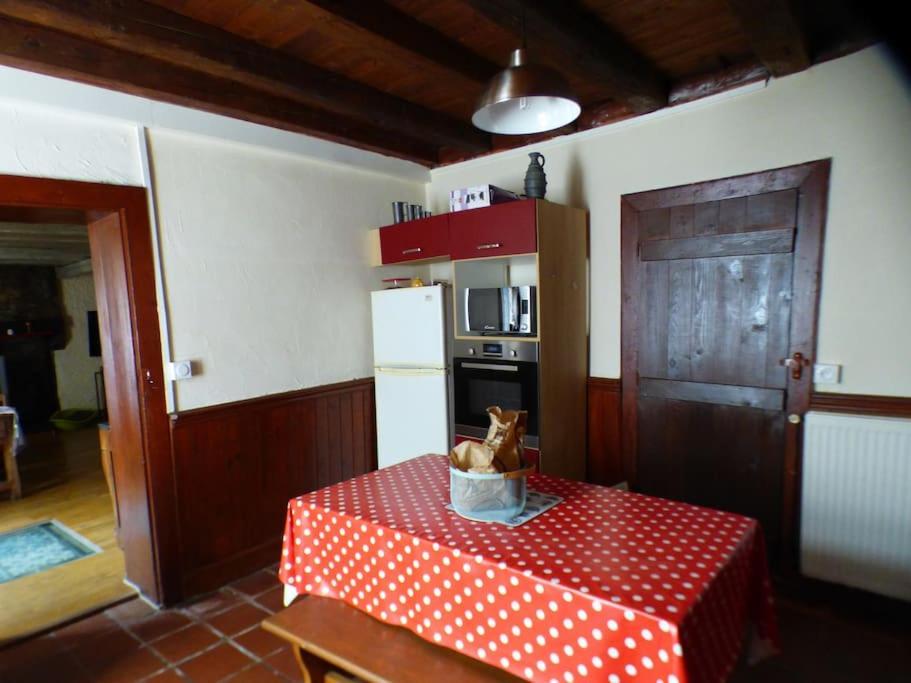 Maison Familiale Pour 8 Saint-Aventin Exterior photo