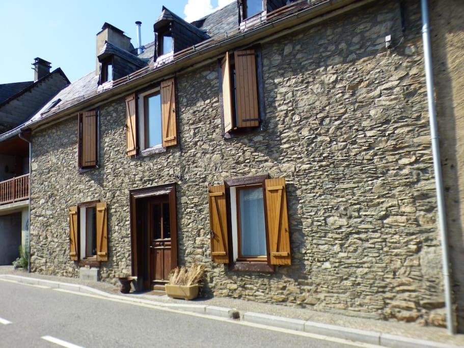 Maison Familiale Pour 8 Saint-Aventin Exterior photo